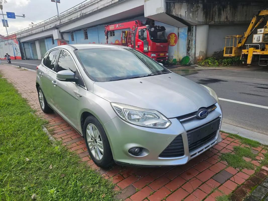 福特二厢车二手车价格(二厢福特汽车)