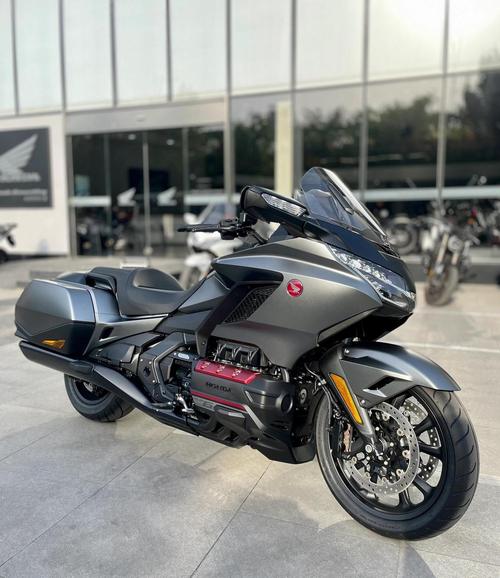 本田摩托车金翼1800巡洋舰价格 本田摩托车金翼1800巡洋舰视频