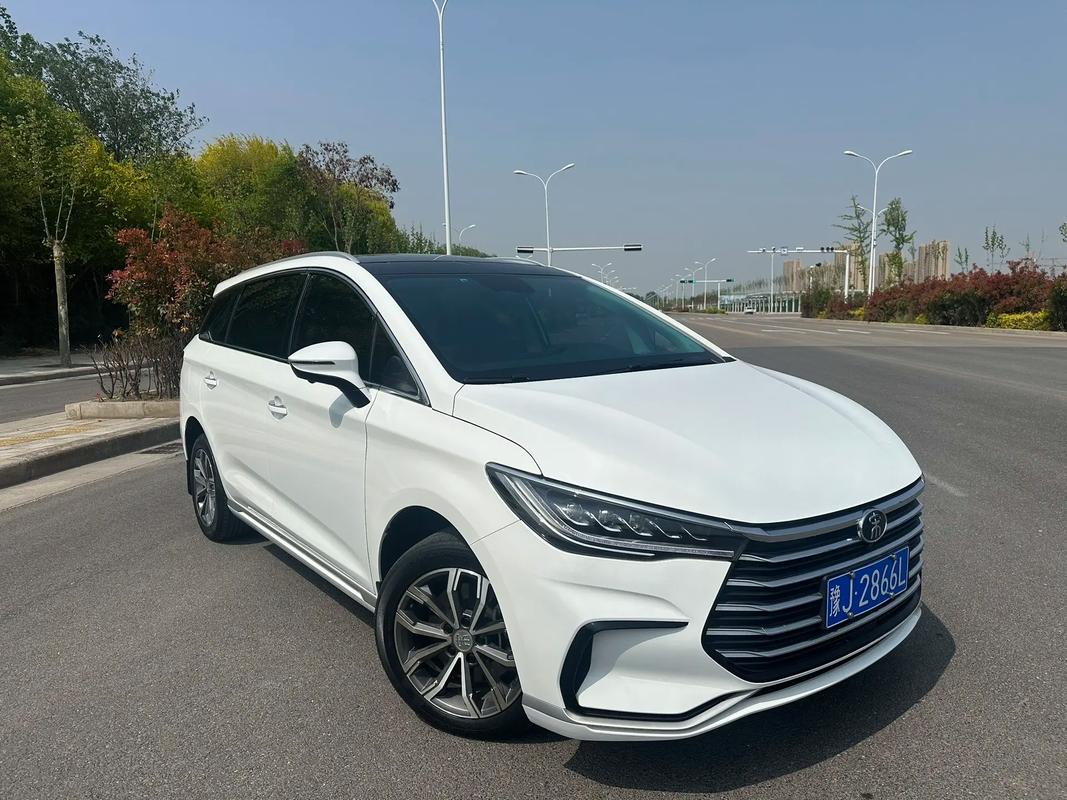 比亚迪宋max7座混动版2024款／比亚迪宋max6座混动版