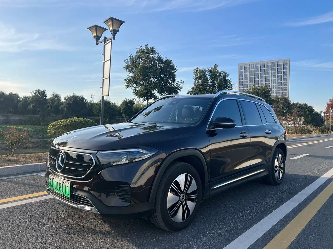 【奔驰eq,奔驰eqb260报价及图片】