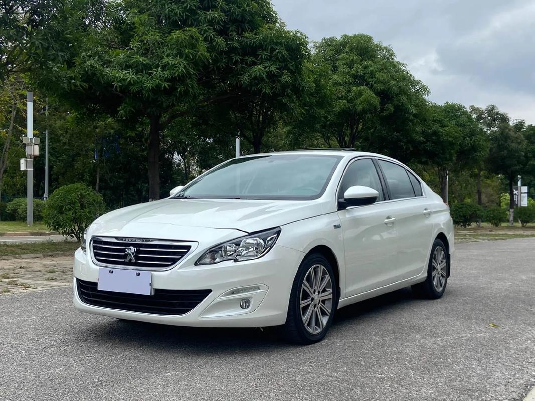 国内惊现标致408x／408l标致