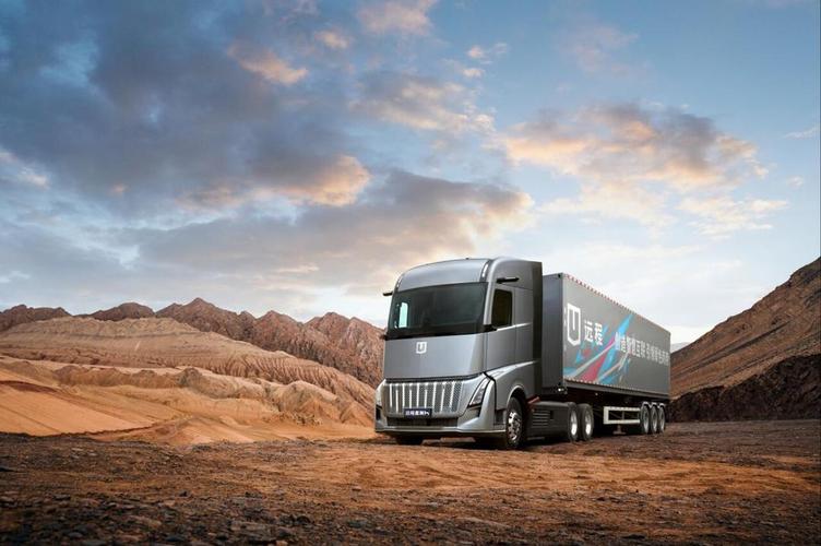 吉利牵引车头新能源(吉利重卡牵引车)