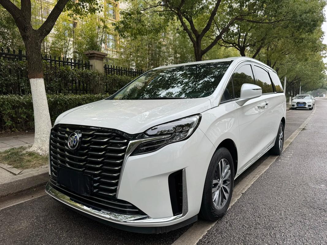 新别克gl8报价及图片／新款别克gl8价格及图片 颜色