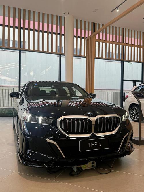 宝马525报价及图片(宝马525价格及图片)