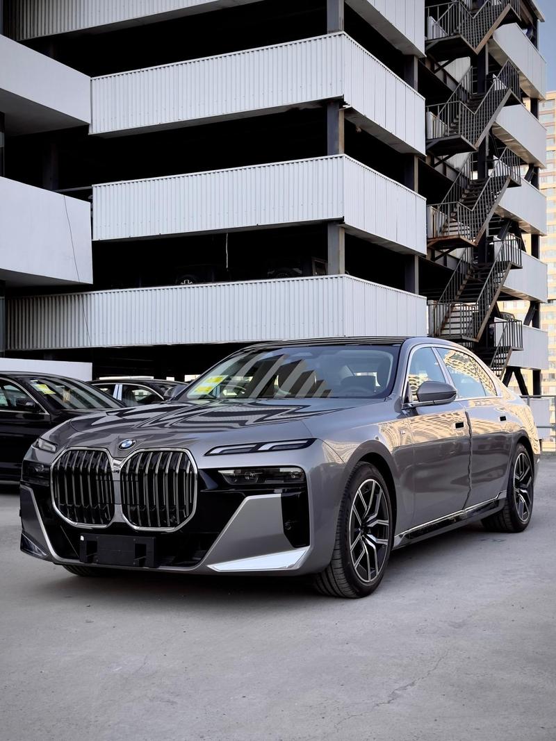 宝马7系外观图片／宝马7系实拍图