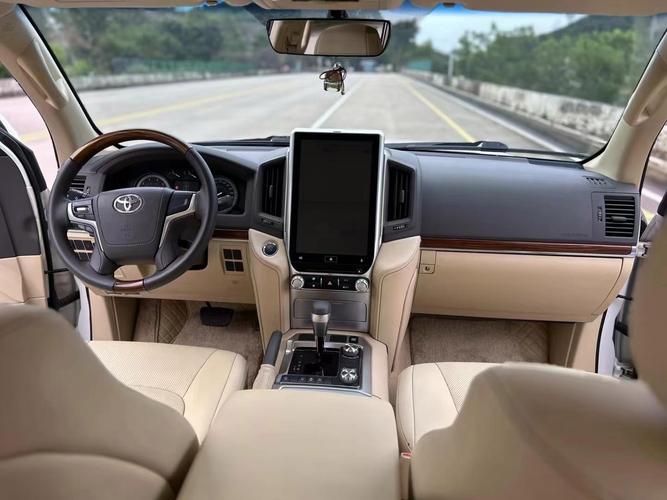 兰德酷路泽内饰照片,丰田兰德酷路泽内饰