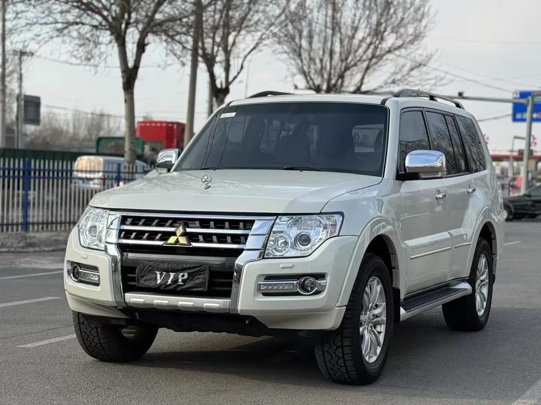 三菱帕杰罗v97和v93有什么区别,三菱帕杰罗如何分辨v93和v97